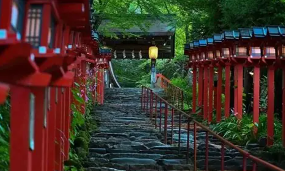 Silence after the flames of war